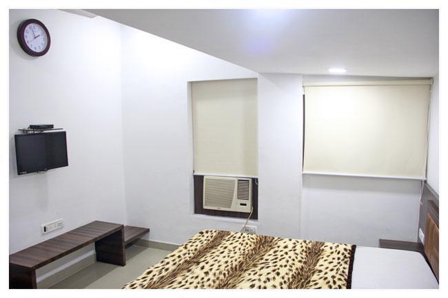 Neeranand Dalhousie- A Pure Vegetarian Hotel Kolkata Exterior photo
