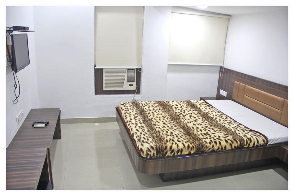 Neeranand Dalhousie- A Pure Vegetarian Hotel Kolkata Exterior photo