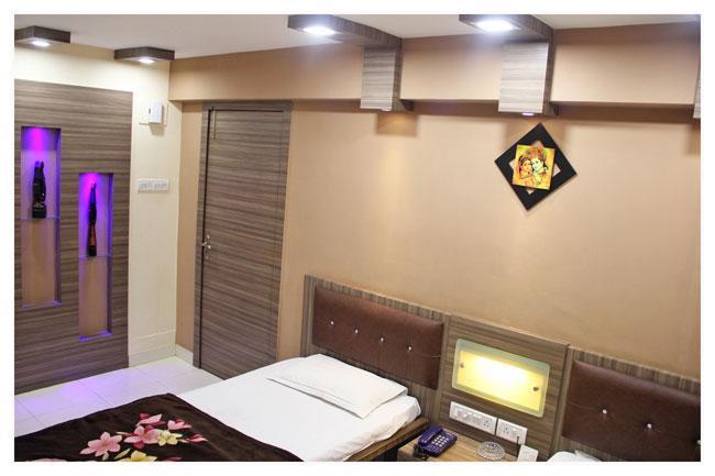Neeranand Dalhousie- A Pure Vegetarian Hotel Kolkata Exterior photo