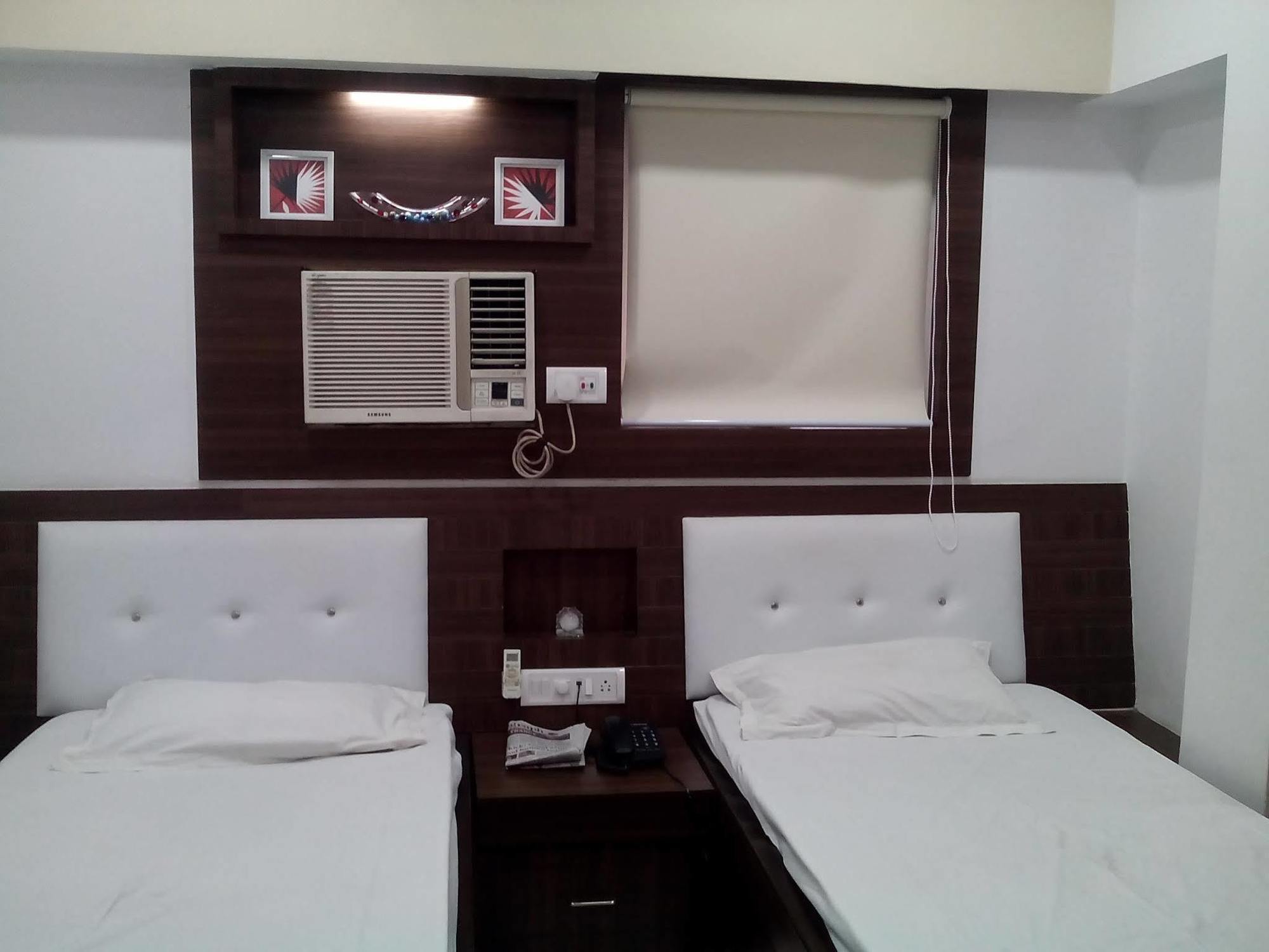 Neeranand Dalhousie- A Pure Vegetarian Hotel Kolkata Exterior photo